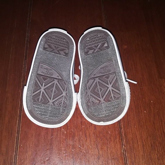Size 2 infant boys Converse shoes - Picture 10 of 13